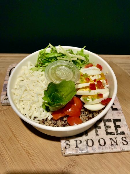SALAD AND GREEK GRONALA